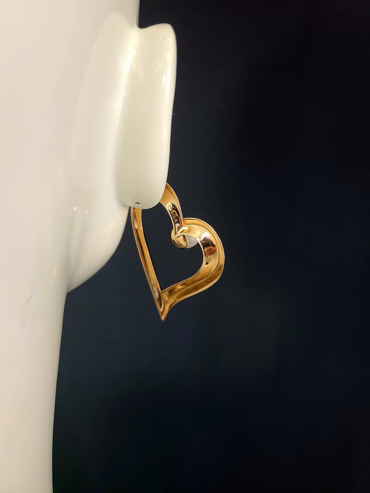 Angle in Heart Pearl Earrings (Gold)