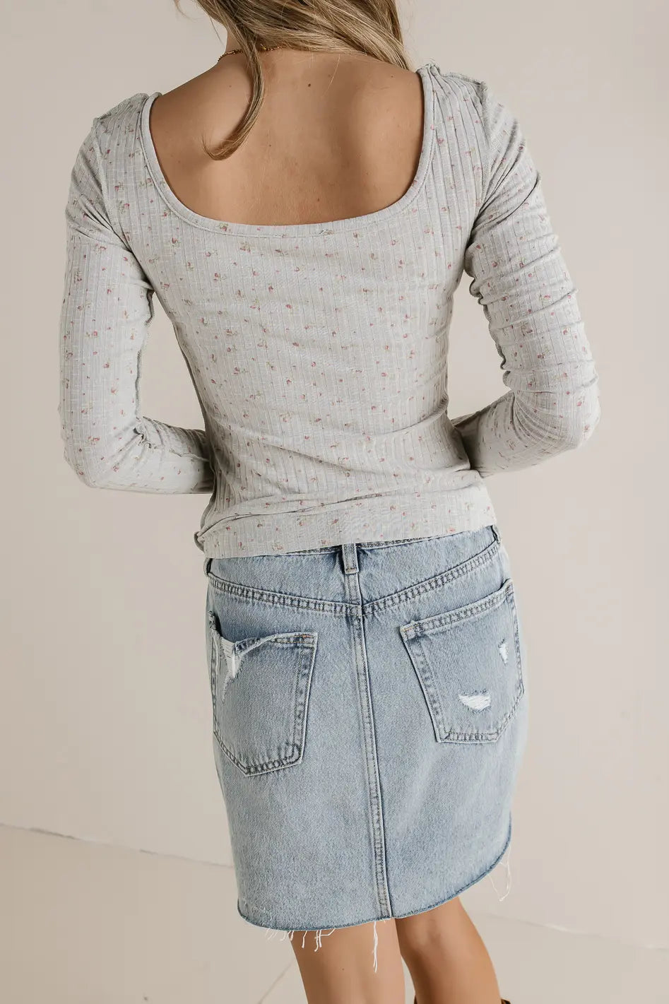 Chloe Floral Ribbed Top in Grey - FINAL SALE
