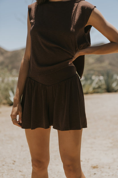 Britta Flowy Shorts in Brown