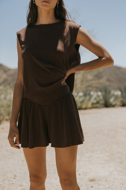 Britta Flowy Shorts in Brown