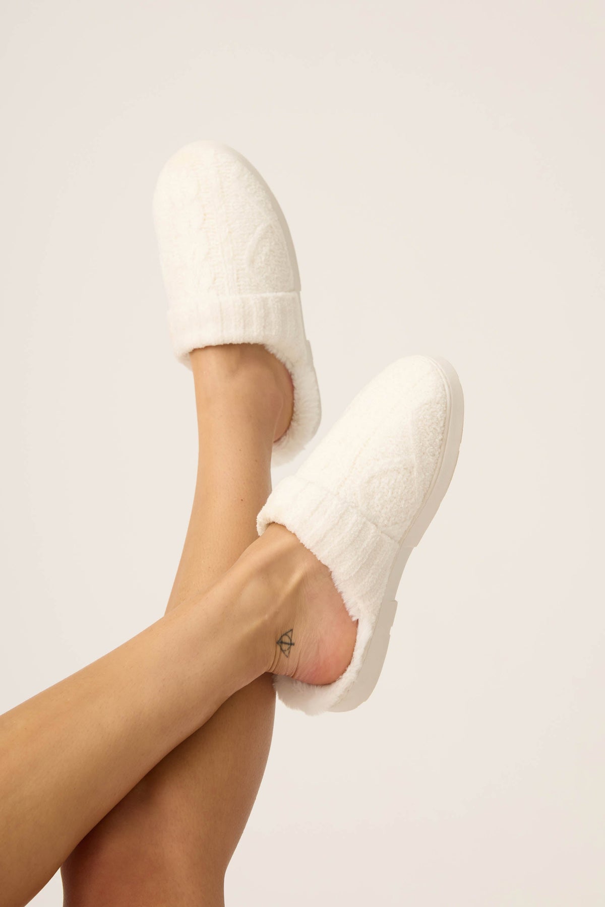Chenille Cable Knit Slippers
