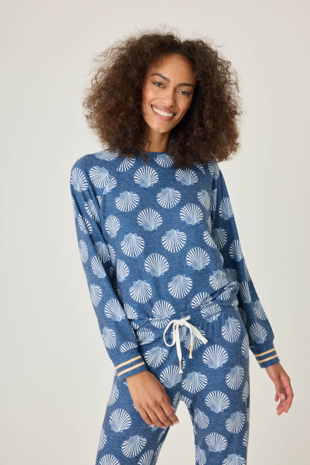 Maritime Lounge Shell Lounge Top