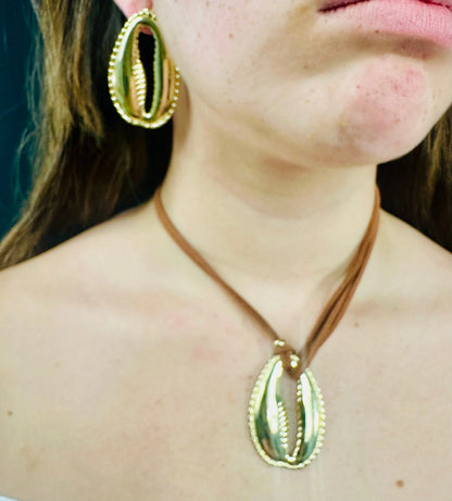 Boho Chic Shell Necklace and Earring Set (Gold)