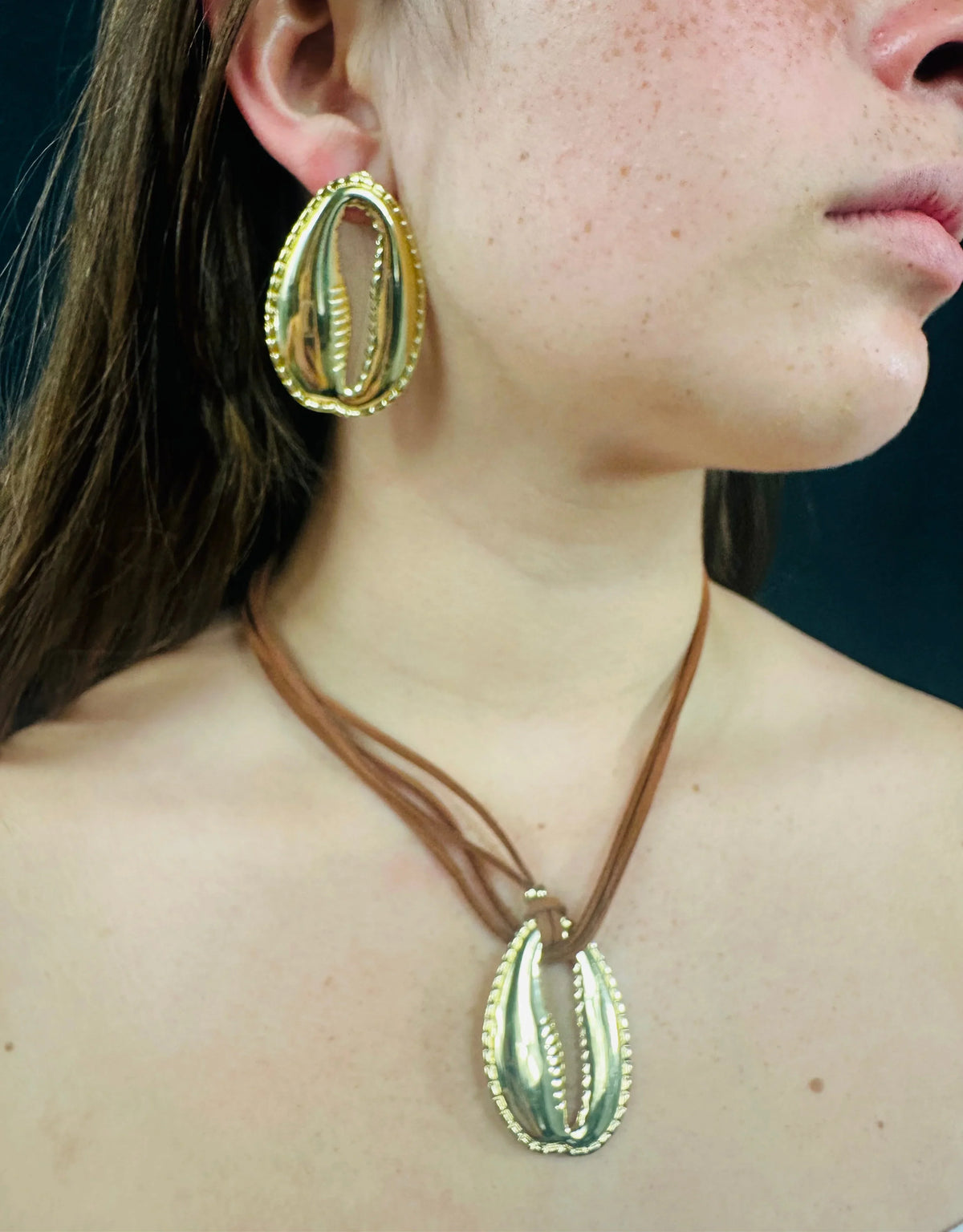 Boho Chic Shell Necklace and Earring Set (Gold)