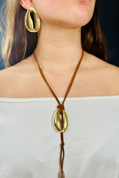Boho Chic Shell Necklace and Earring Set (Gold)