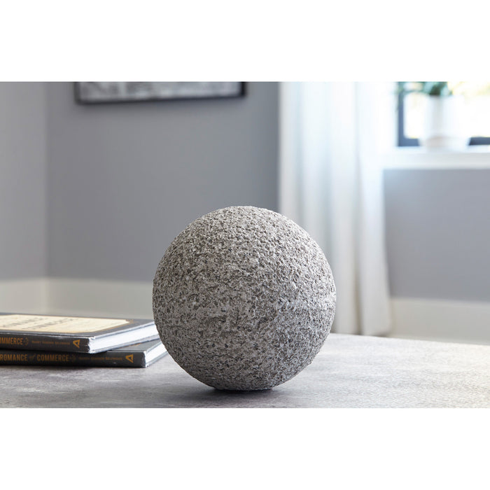 Chanlow Small Sculpture - QK1061455_ASHL_LF1_RM