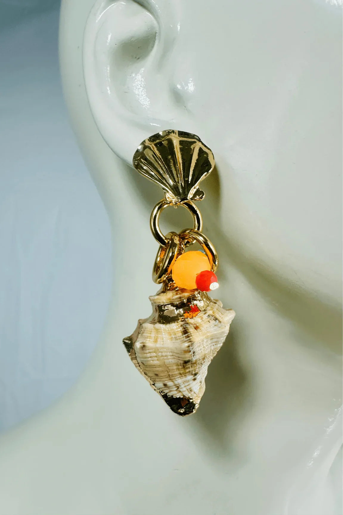 Coastal Elegance Shell Drop Earrings (Gold)