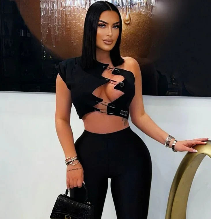Edgy Hooked Cut-Out Crop Top - Black