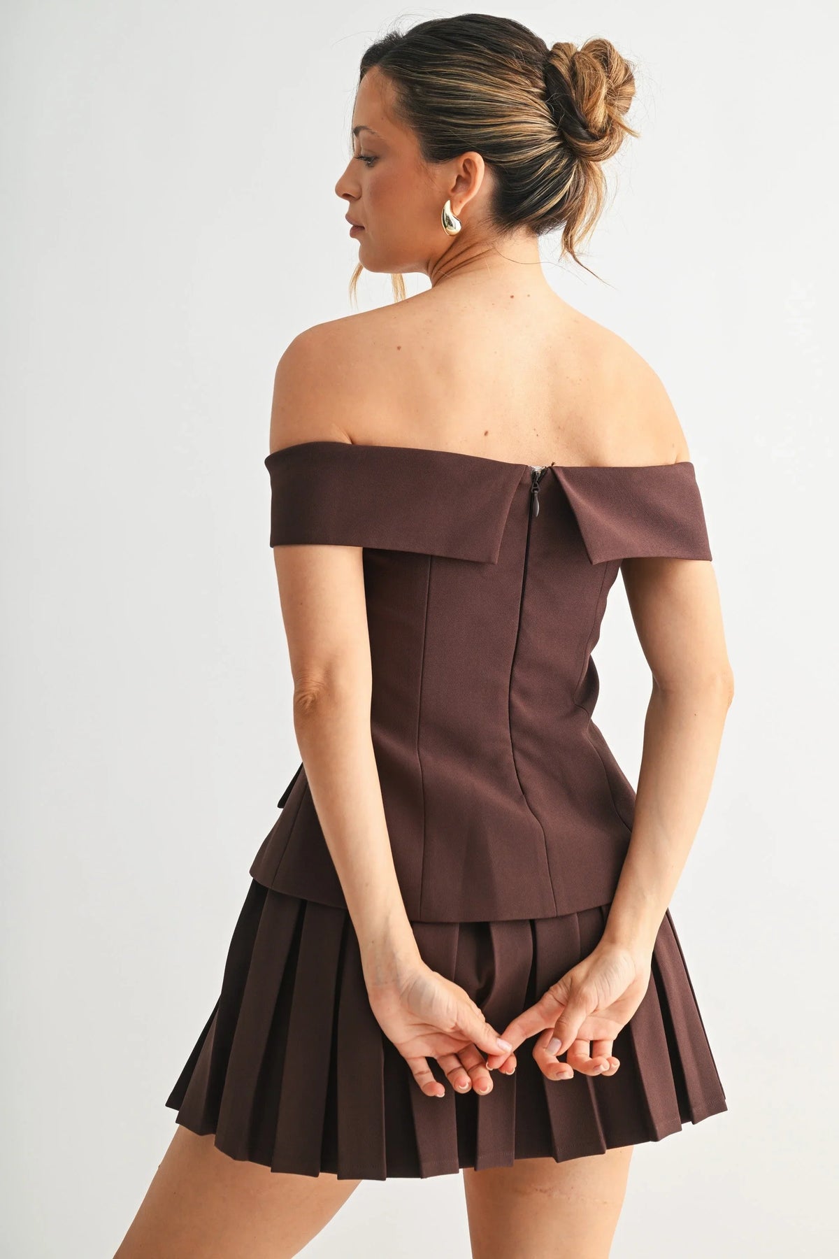 Iconic Hour Pleated Skirt Set - Chocolate