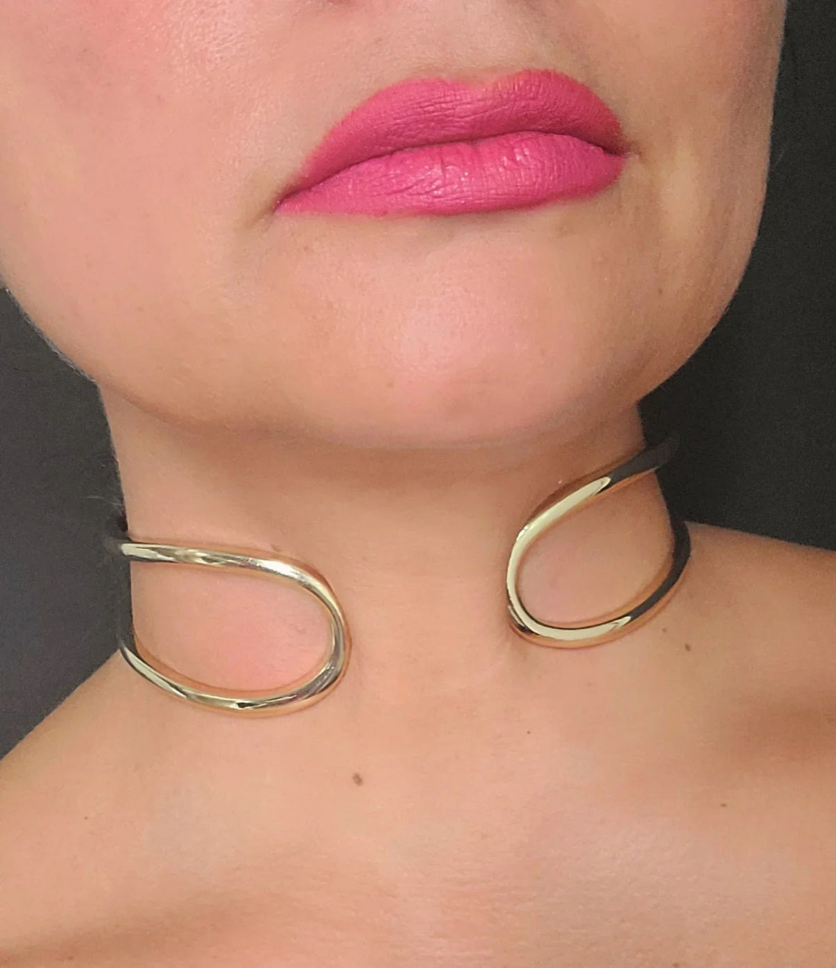Infinity Embrace Choker (Gold)