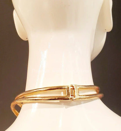 Interwise Gold Metal Necklace with Crossed Rounded Design