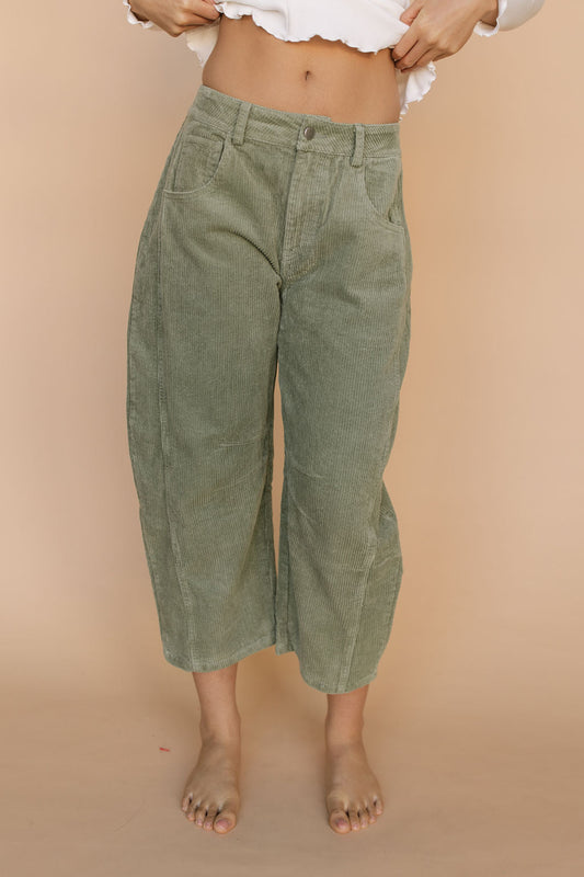 Aiden Corduroy Barrel Jeans in Olive