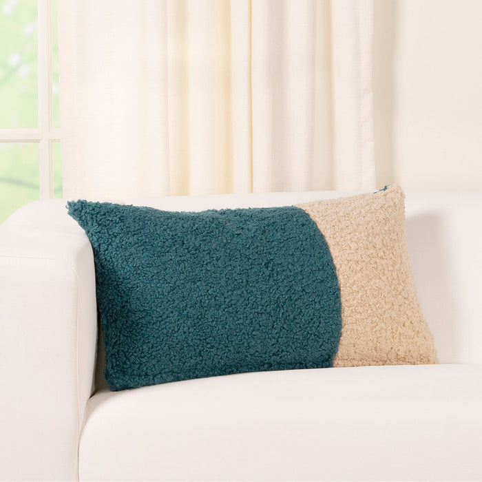 Tiffany 2 Patch Boucle Pillow - QK1082123_SISO_LF1_RM
